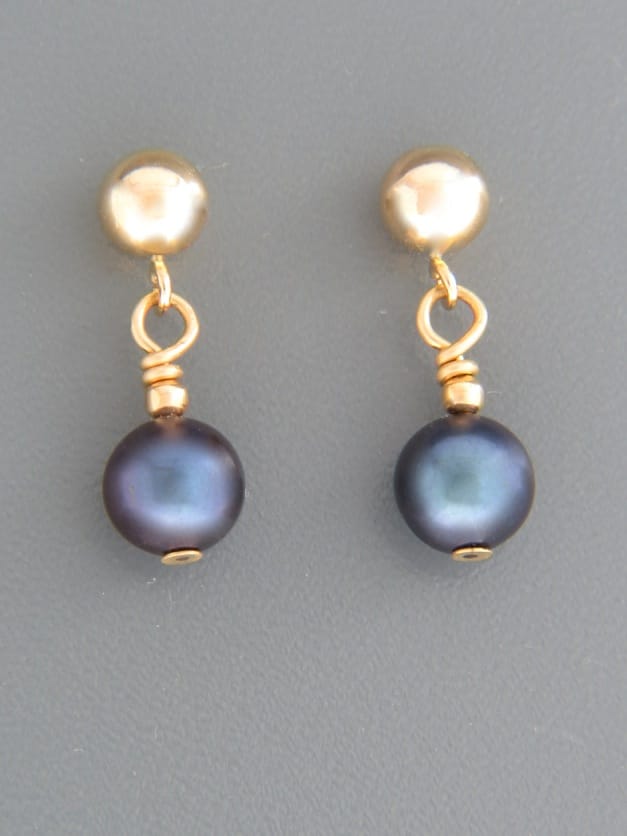6mm Dark Pacific Pearl Stud Earrings - 14ct Gold Filled - YD6ZZG