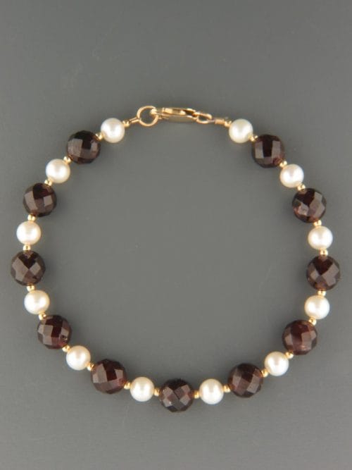 Garnet & Pearl Bracelet - 8mm faceted stones with round beads - G926