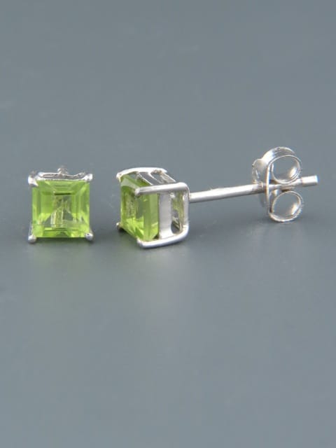 Peridot Earrings - Sterling Silver stud - 6mm stones - P502