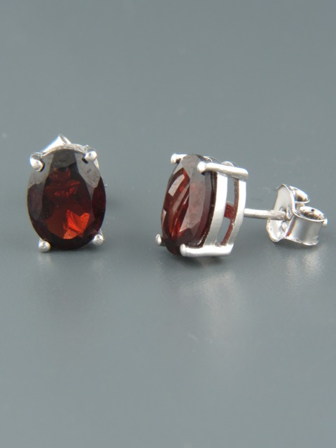 Garnet Earrings - Sterling Silver stud - 7x9mm stones - G631