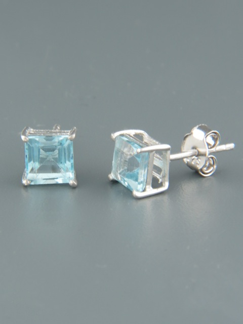 Blue Topaz Earrings - Sterling Silver stud - 6mm stones - BT511