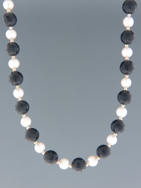 Onyx & Pearl Necklace - length 46cm - OX005