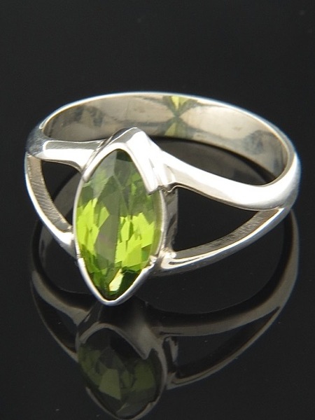 Peridot Ring - Sterling Silver - P108R