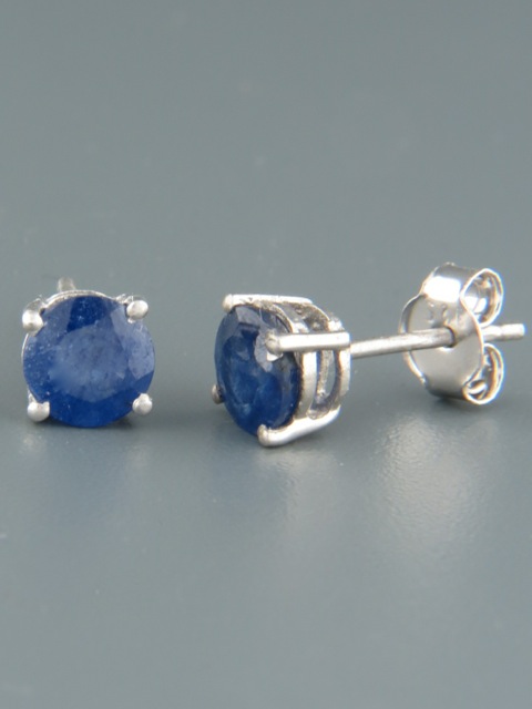 Sapphire Earring - Sterling Silver stud - 6mm round - S509