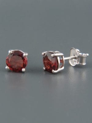 Garnet Earrings - Sterling Silver stud - 6mm stones - G617