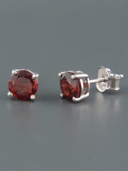 Garnet Earrings - Sterling Silver stud - 6mm stones - G617