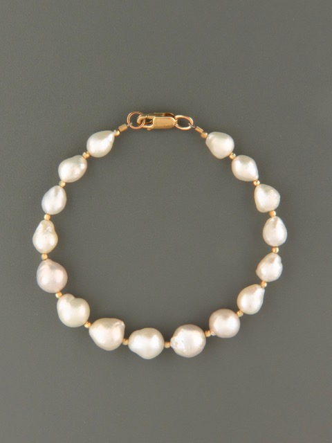 white baroque pearl bracelet with gold beads - YWbq2b